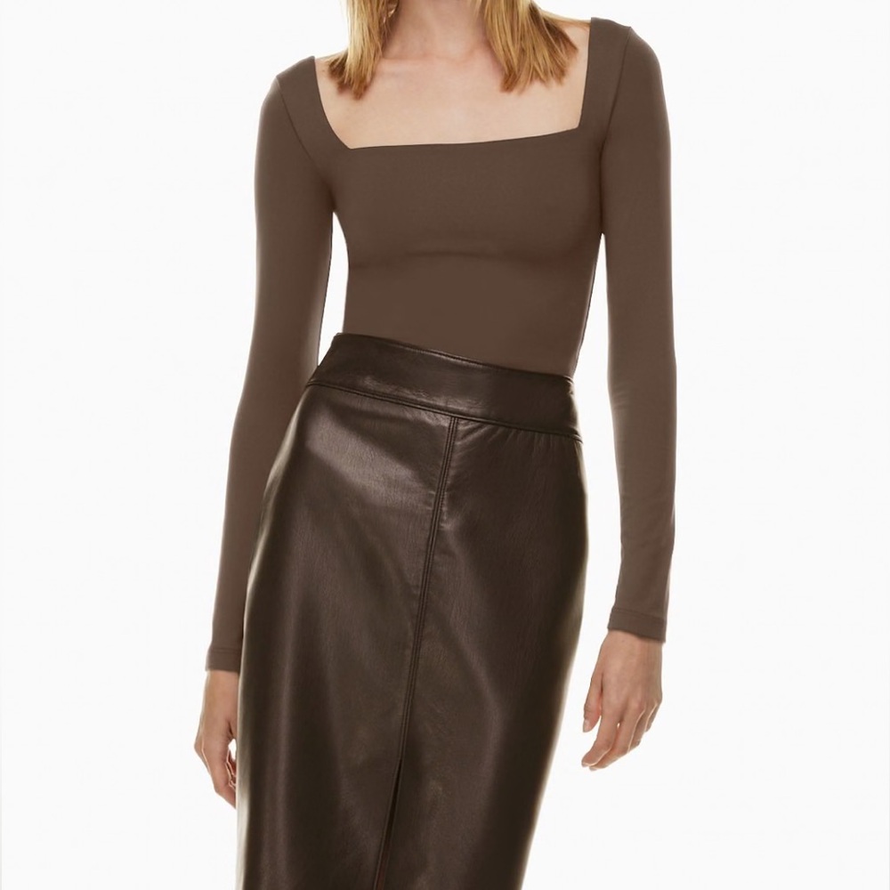 Babaton contour squareneck waist top